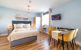Hyde Park-Notting Hill London Studio Apartment